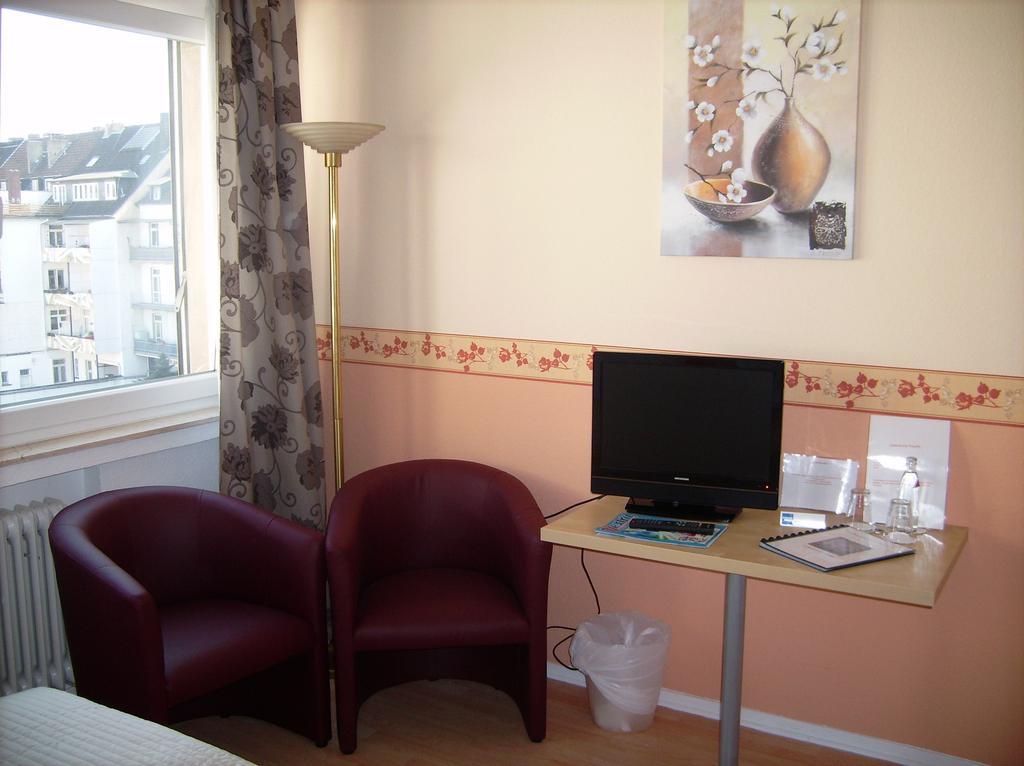 Eu Centralhotel Im Toennchen デュッセルドルフ エクステリア 写真
