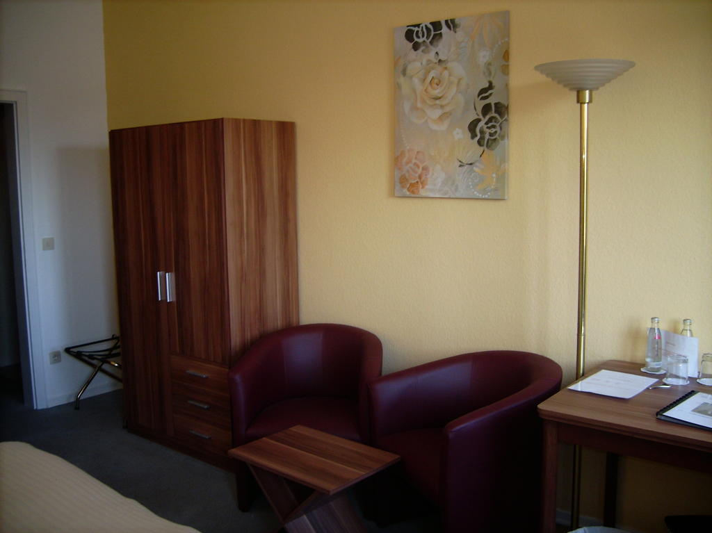 Eu Centralhotel Im Toennchen デュッセルドルフ エクステリア 写真