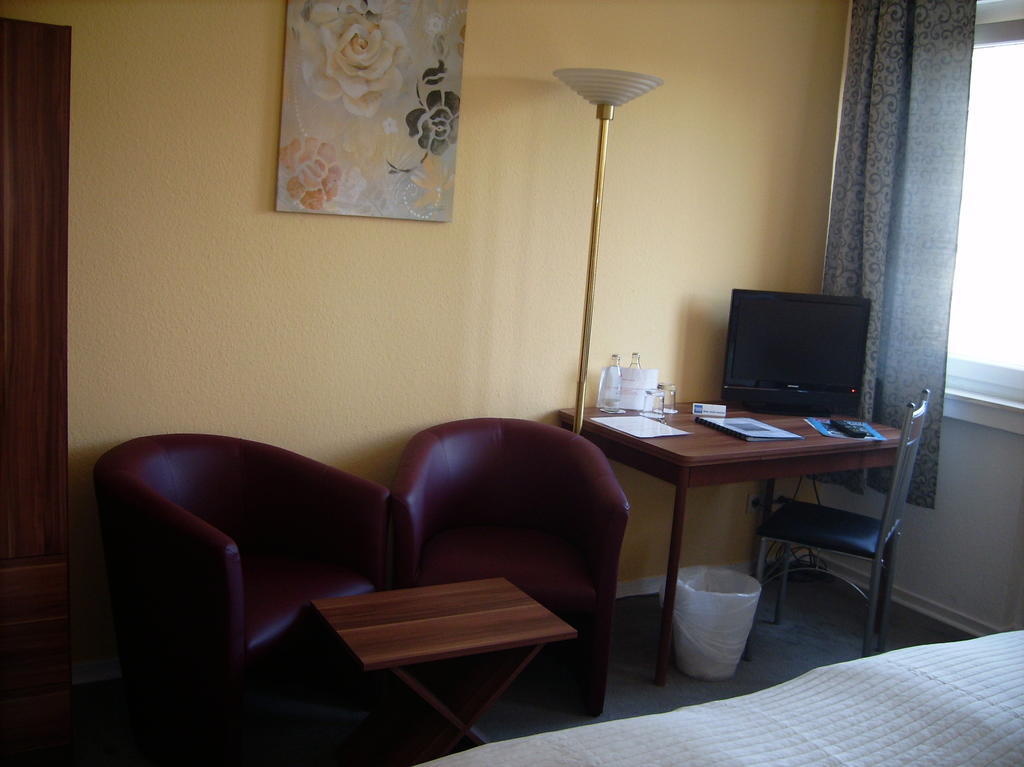 Eu Centralhotel Im Toennchen デュッセルドルフ エクステリア 写真