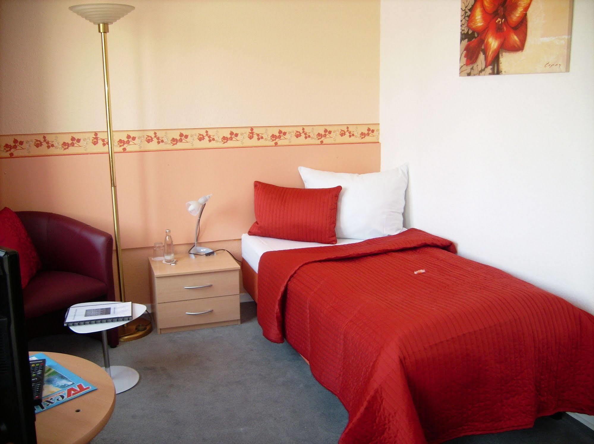 Eu Centralhotel Im Toennchen デュッセルドルフ エクステリア 写真