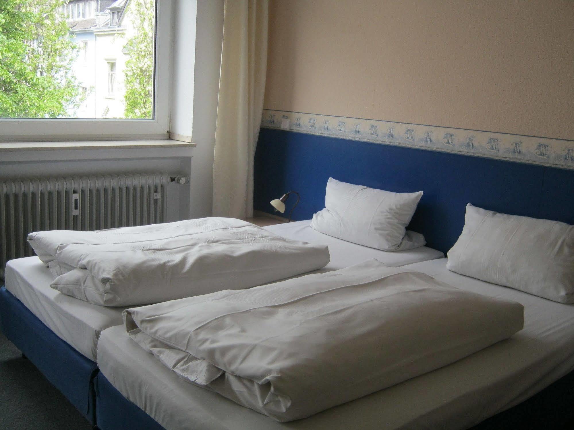 Eu Centralhotel Im Toennchen デュッセルドルフ エクステリア 写真