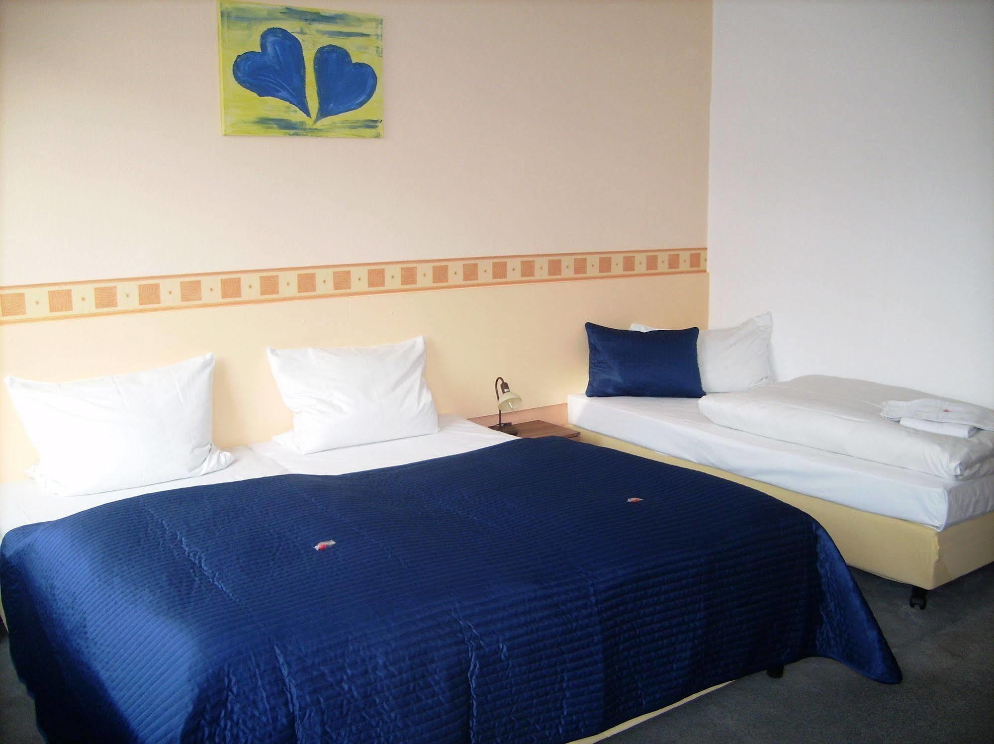Eu Centralhotel Im Toennchen デュッセルドルフ エクステリア 写真