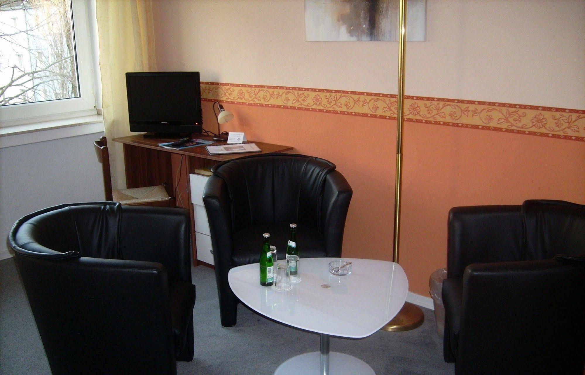 Eu Centralhotel Im Toennchen デュッセルドルフ エクステリア 写真