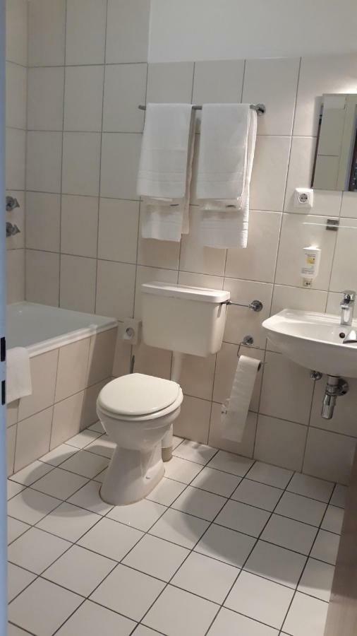 Eu Centralhotel Im Toennchen デュッセルドルフ エクステリア 写真