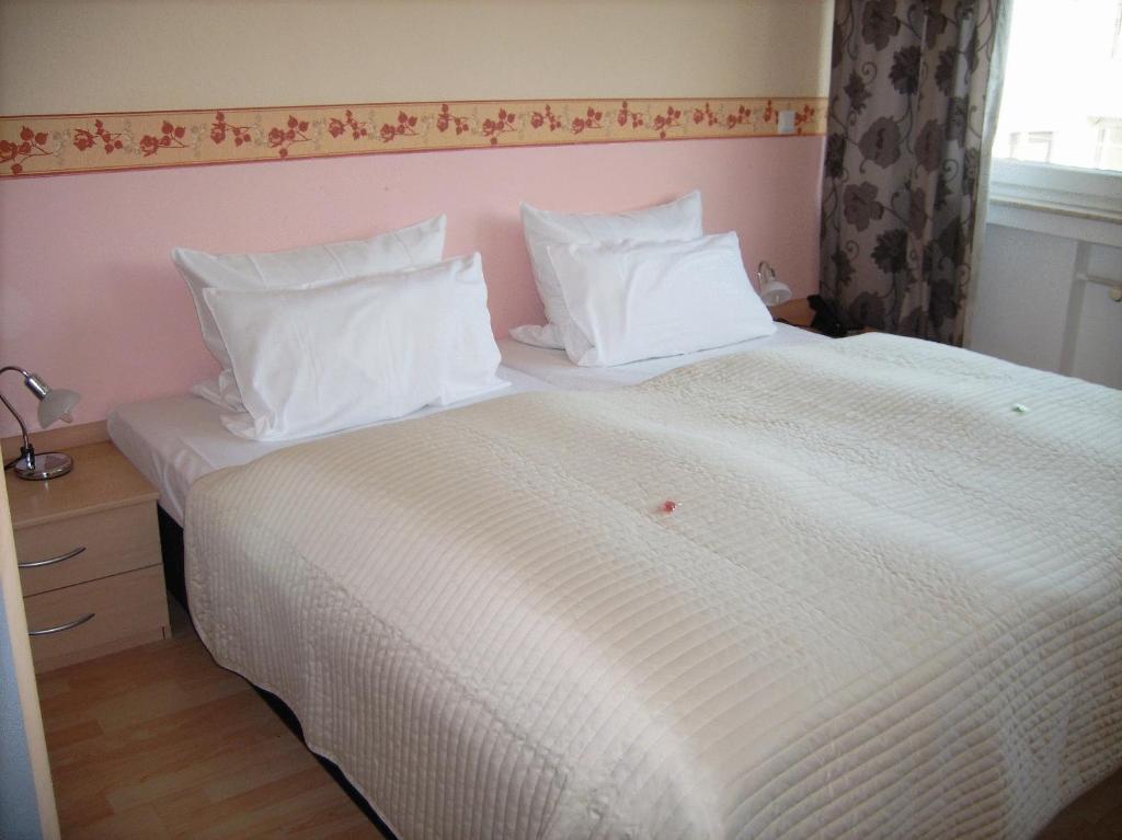 Eu Centralhotel Im Toennchen デュッセルドルフ エクステリア 写真